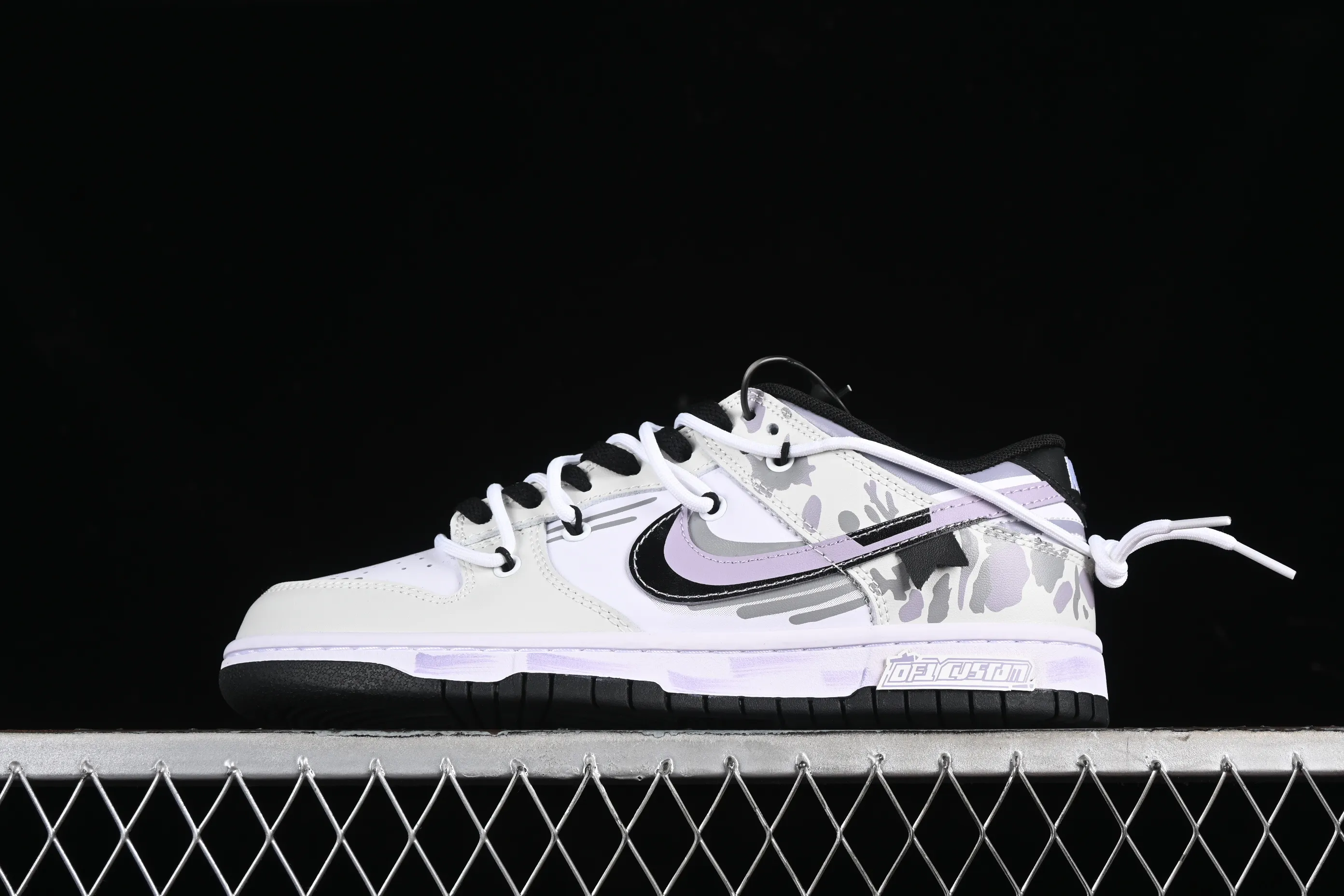 All Categories Nk SB Dunk Series Nk SB Dunk Low Low-top sneakers Nk Dunk Low Special mission camouflage Warship Simple black, white, purple and gray SB strap low-top casual sneakers DD1391-100